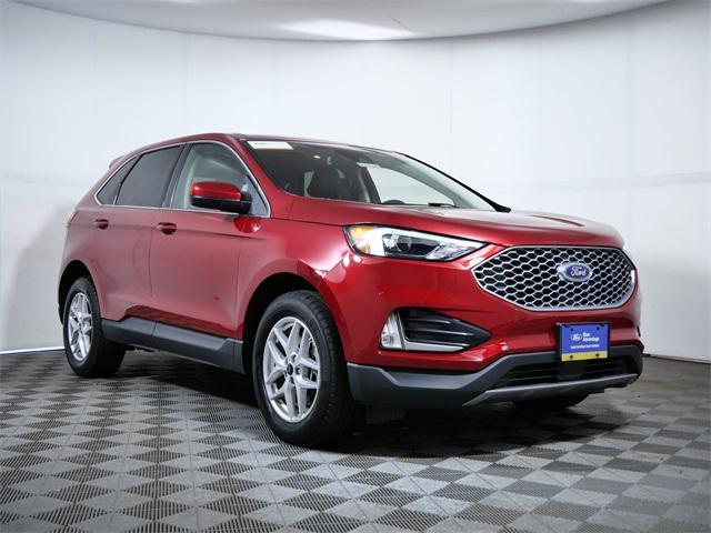 Photo of 2023 Red Metallic Ford Edge