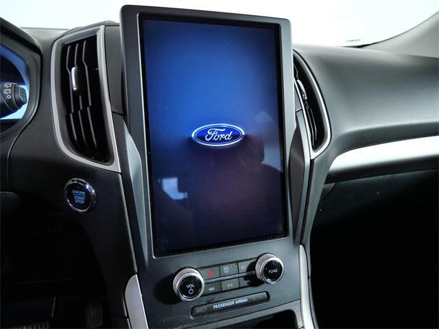Photo of 2023 Red Metallic Ford Edge