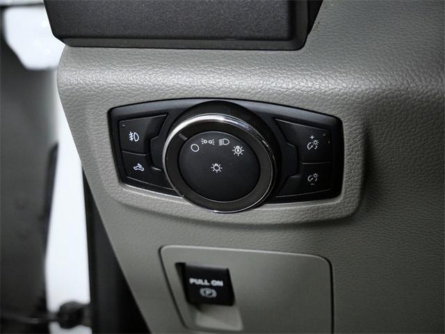 Photo of 2017 Oxford White Ford F-150