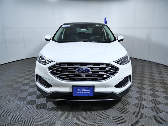 Photo of 2022 White Metallic Ford Edge