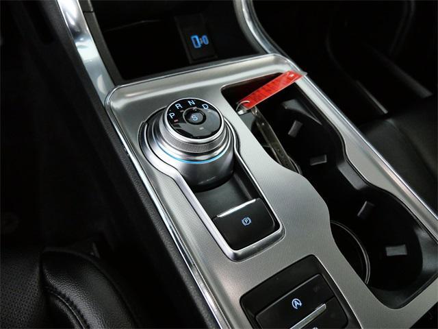 Photo of 2022 Agate Black Metallic Ford Edge