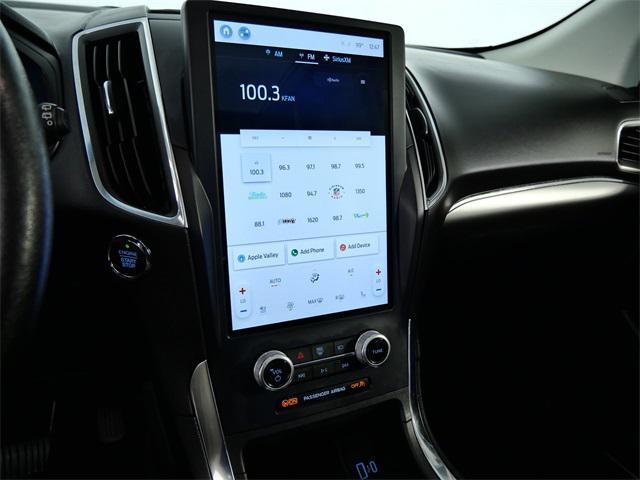 Photo of 2022 Agate Black Metallic Ford Edge