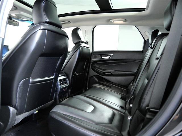 Photo of 2022 Agate Black Metallic Ford Edge