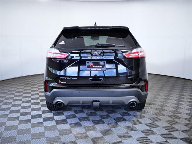 Photo of 2022 Agate Black Metallic Ford Edge