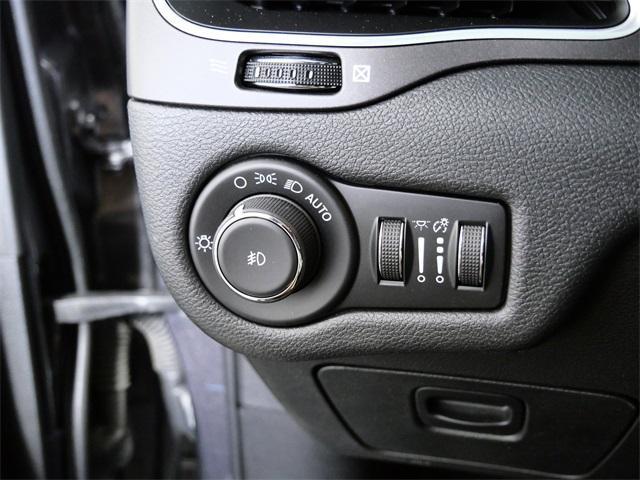 Photo of 2021 Granite Crystal Metallic Clearcoat Jeep Cherokee