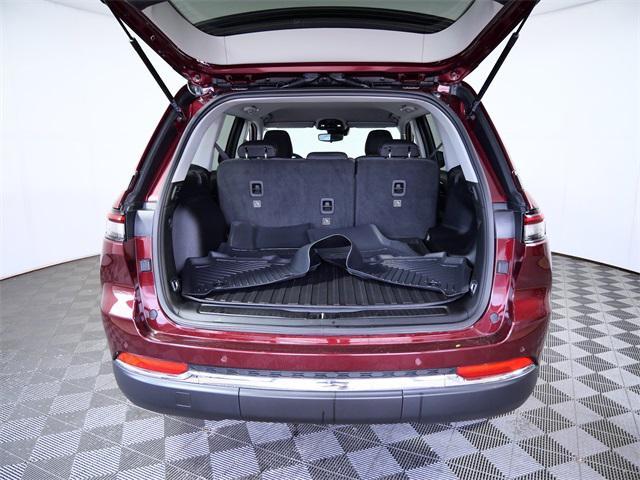 Photo of 2023 Velvet Red Pearlcoat Jeep Grand Cherokee
