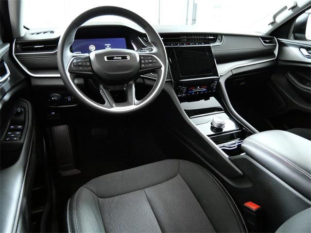 Photo of 2023 Velvet Red Pearlcoat Jeep Grand Cherokee