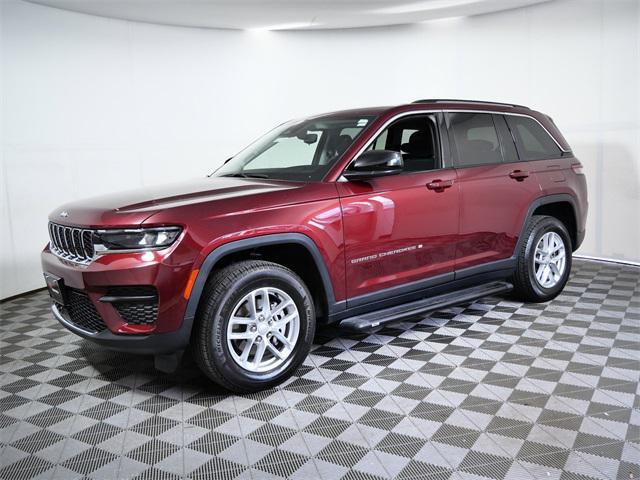 Photo of 2023 Velvet Red Pearlcoat Jeep Grand Cherokee