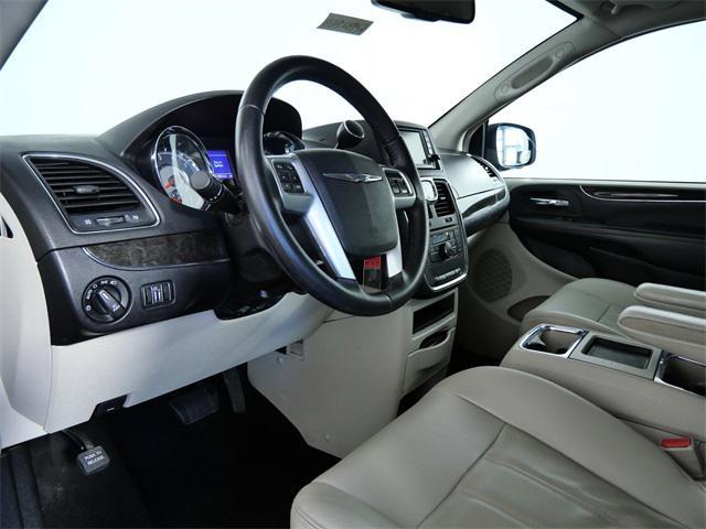 Photo of 2013 True Blue Pearlcoat Chrysler Town & Country