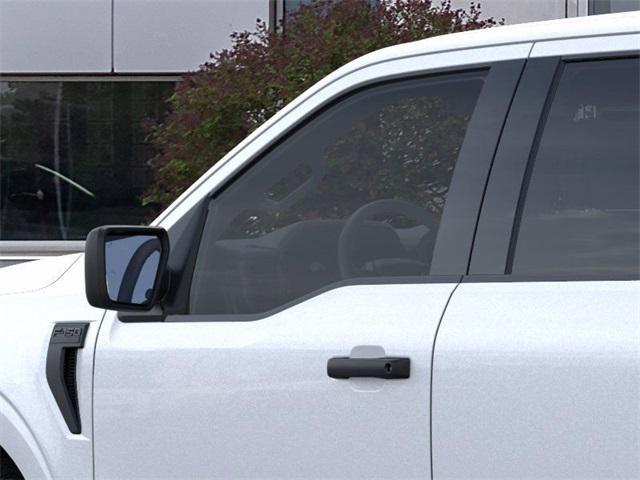 Photo of 2025 White Metallic Ford F-150