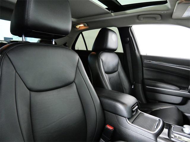 Photo of 2021 Gloss Black Chrysler 300