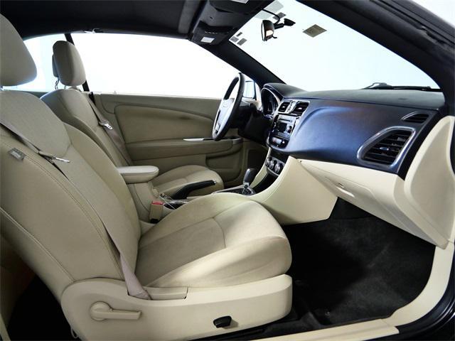 Photo of 2013 Black Clearcoat Chrysler 200
