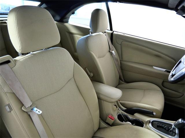 Photo of 2013 Black Clearcoat Chrysler 200