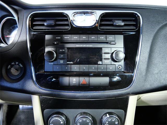 Photo of 2013 Black Clearcoat Chrysler 200