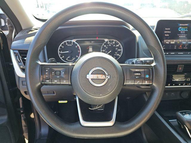Photo of 2022 Super Black Nissan Rogue