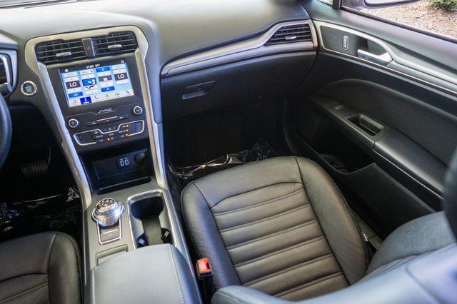 Photo of 2019 Oxford White Ford Fusion