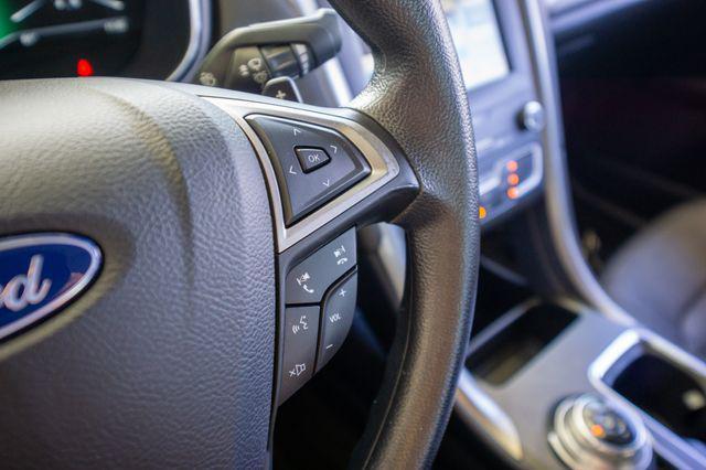Photo of 2019 Oxford White Ford Fusion