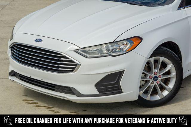 Photo of 2019 Oxford White Ford Fusion