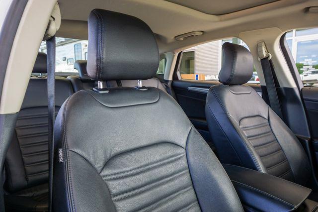 Photo of 2019 Oxford White Ford Fusion