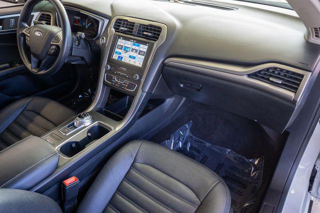 Photo of 2019 Oxford White Ford Fusion