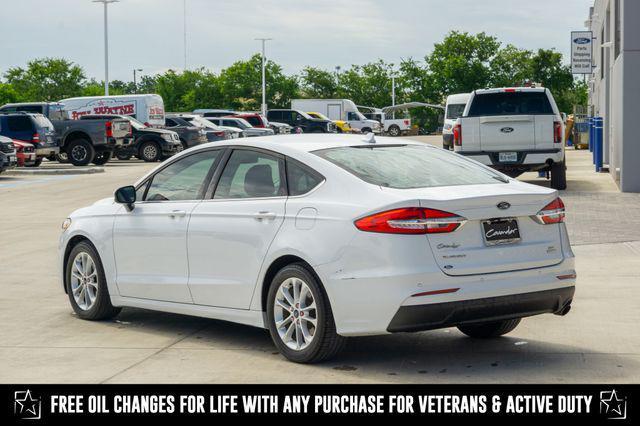 Photo of 2019 Oxford White Ford Fusion