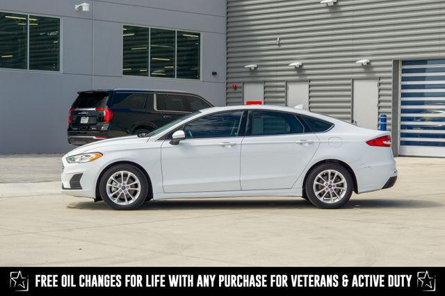 Photo of 2019 Oxford White Ford Fusion