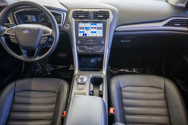 Photo of 2019 Oxford White Ford Fusion