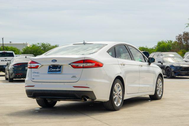 Photo of 2019 Oxford White Ford Fusion