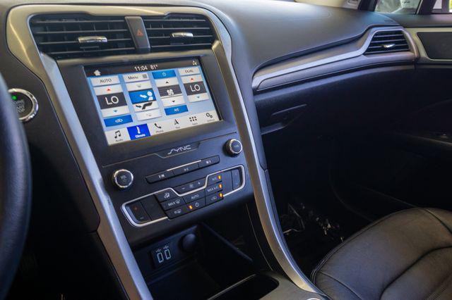 Photo of 2019 Oxford White Ford Fusion