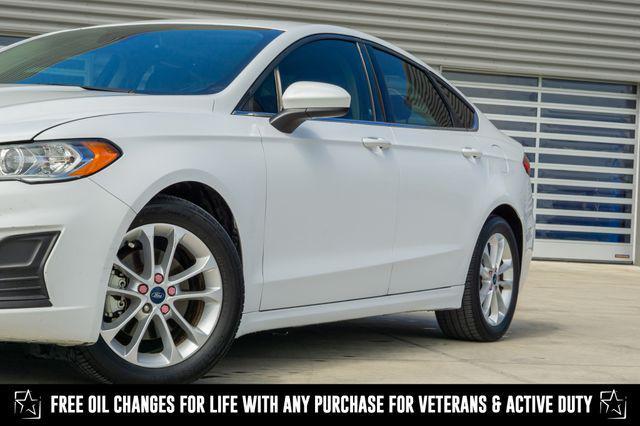 Photo of 2019 Oxford White Ford Fusion