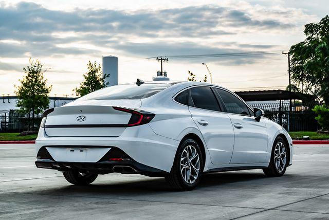 Photo of 2021 Quartz White Hyundai SONATA