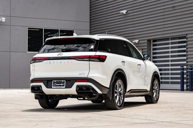 Photo of 2024 Majestic White INFINITI QX60