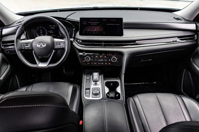 Photo of 2024 Majestic White INFINITI QX60