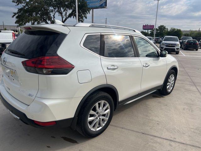Photo of 2020 Pearl White Tricoat Nissan Rogue