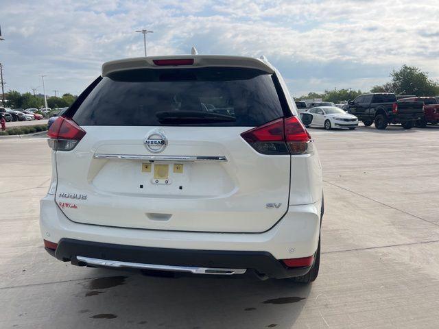 Photo of 2020 Pearl White Tricoat Nissan Rogue