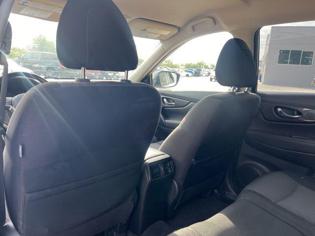 Photo of 2020 Pearl White Tricoat Nissan Rogue