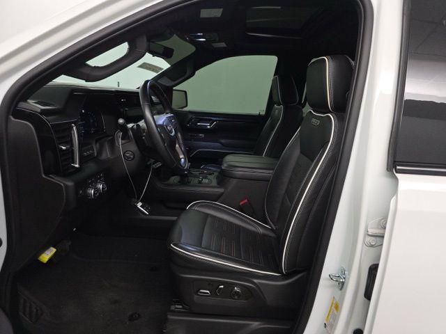 Photo of 2023 Summit White GMC Sierra 1500