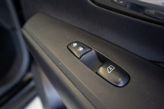 Photo of 2023 Super Black Nissan Kicks