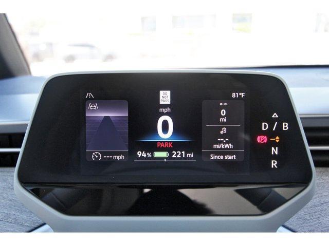 Photo of 2025 Mahi Green Metallic - Candy White Volkswagen ID. Buzz