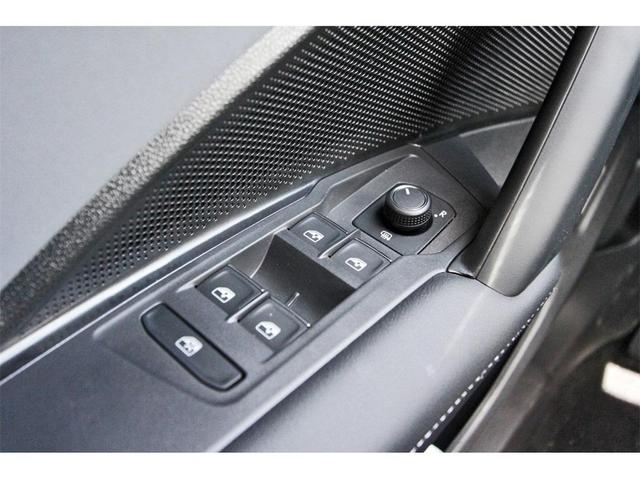 Photo of 2025 Platinum Gray Metallic Volkswagen Tiguan