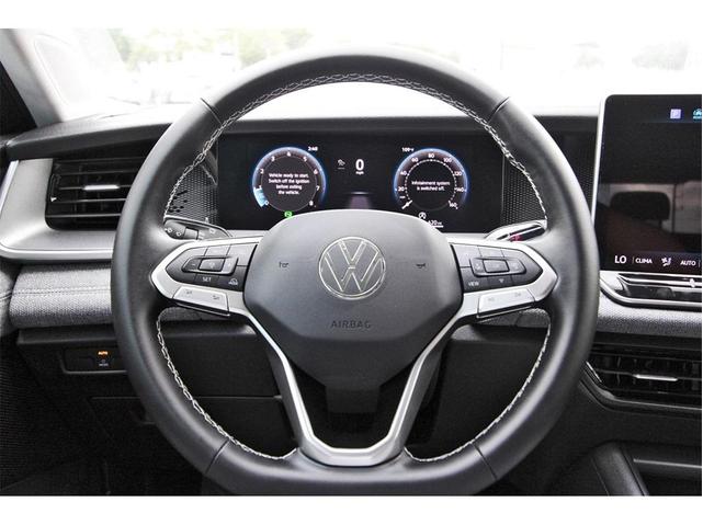 Photo of 2025 Platinum Gray Metallic Volkswagen Tiguan