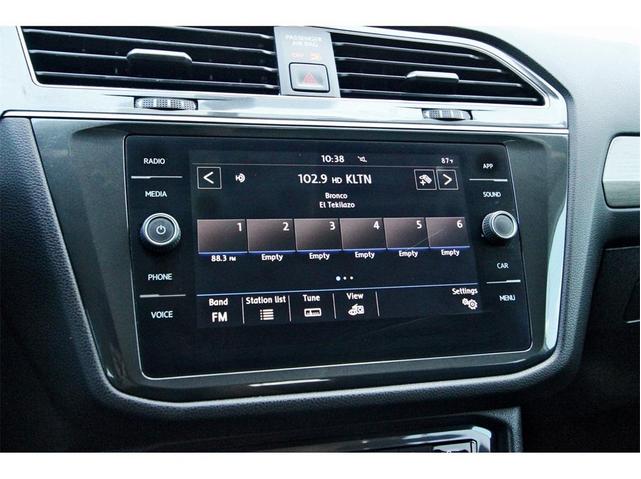 Photo of 2019 Pure White Volkswagen Tiguan