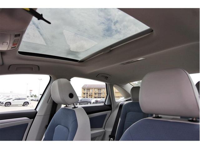 Photo of 2025 Opal White Pearl Effect Volkswagen Jetta
