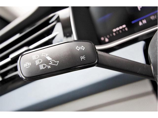 Photo of 2025 Opal White Pearl Effect Volkswagen Jetta