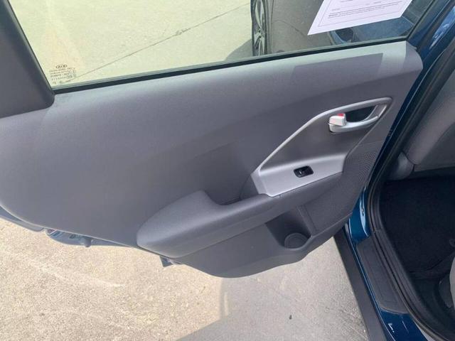 Photo of 2018 Blue Kia Niro