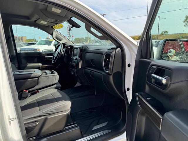 Photo of 2019 White Chevrolet Silverado 1500