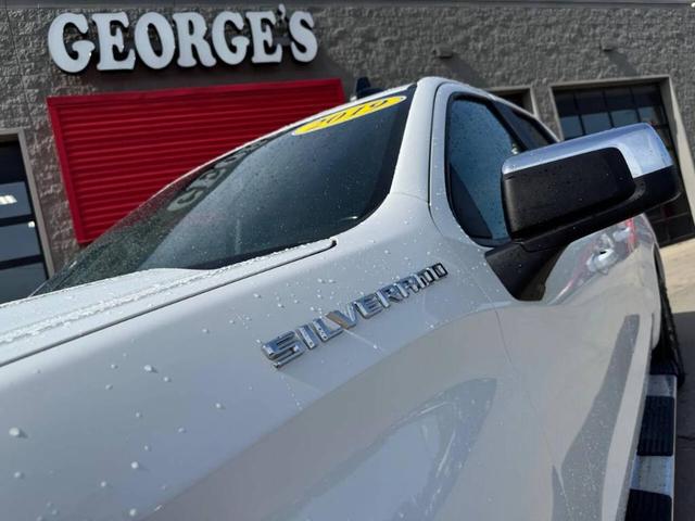 Photo of 2019 White Chevrolet Silverado 1500