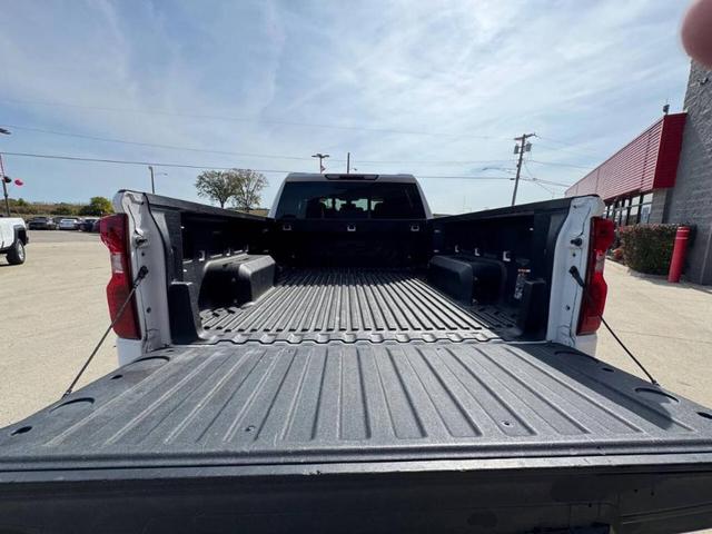 Photo of 2019 White Chevrolet Silverado 1500