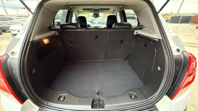 Photo of 2016 White Chevrolet Trax