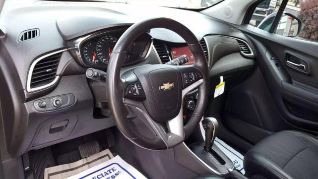 Photo of 2017 Black Chevrolet Trax